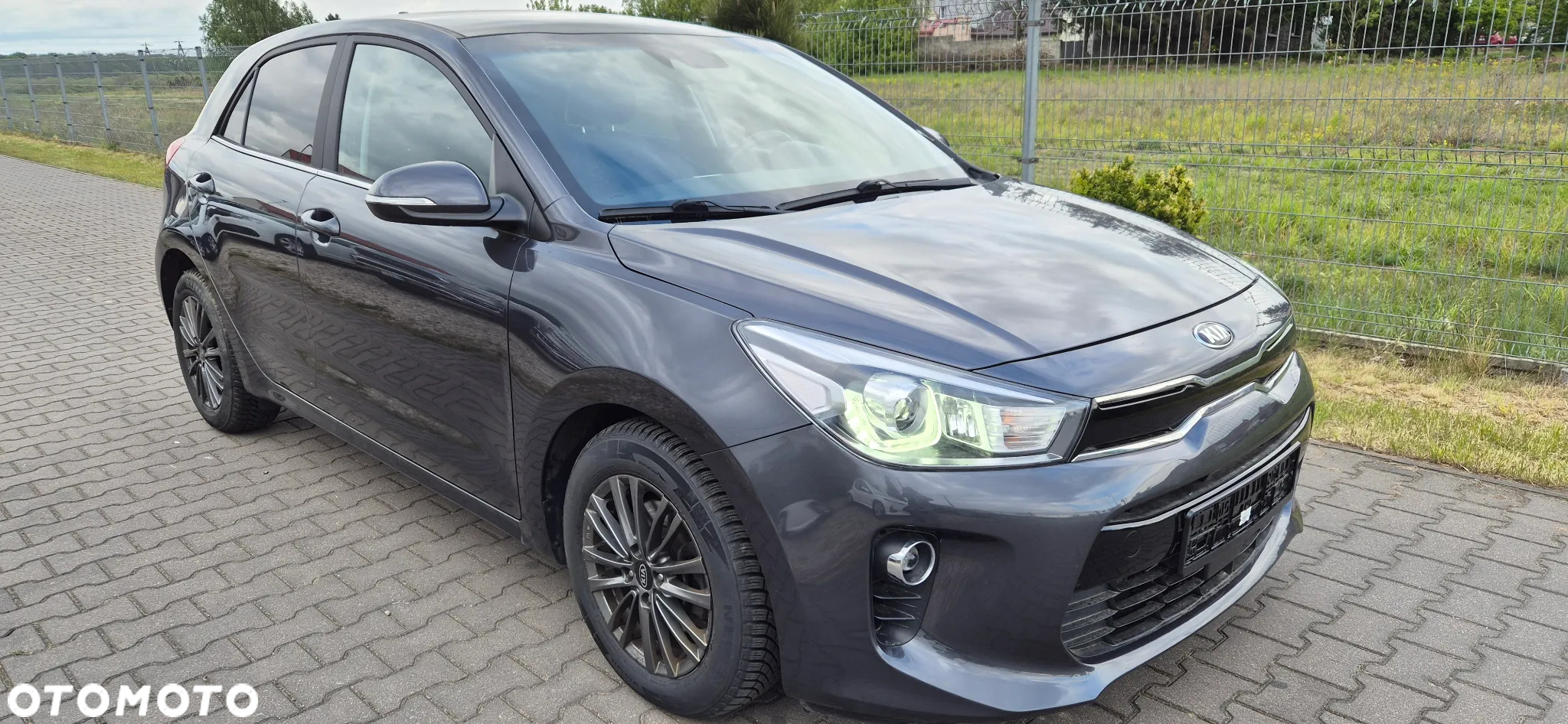 Kia Rio 1.4 L - 3