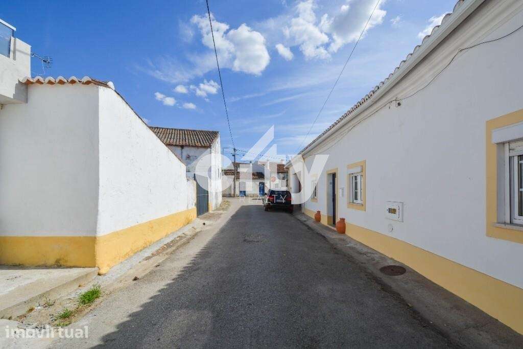 Moradia T2 com Terraço e Espaço Exterior | Tramagal, Abrantes - Grande imagem: 5/35