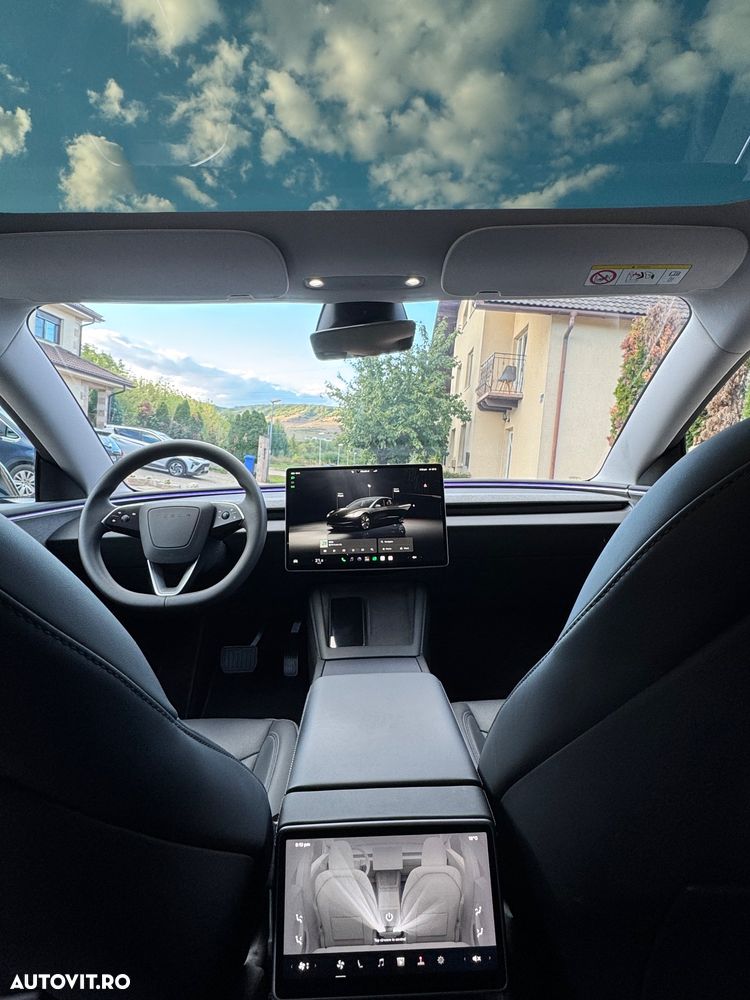 Tesla Model 3 - 12