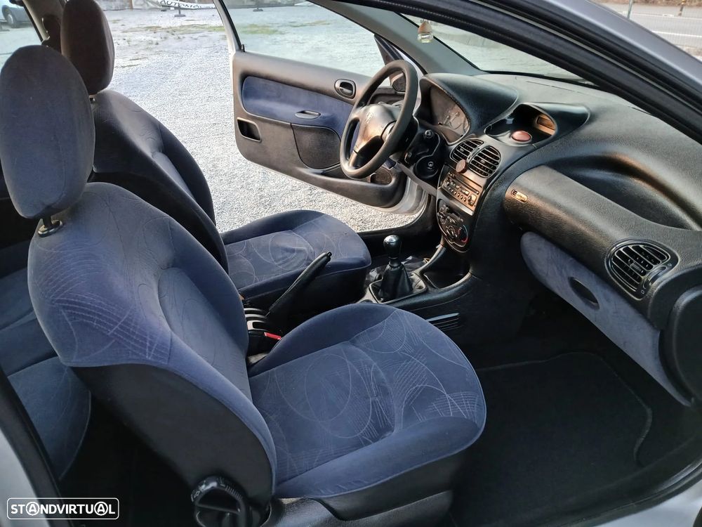 Peugeot 206 1.1 Color Line - 2