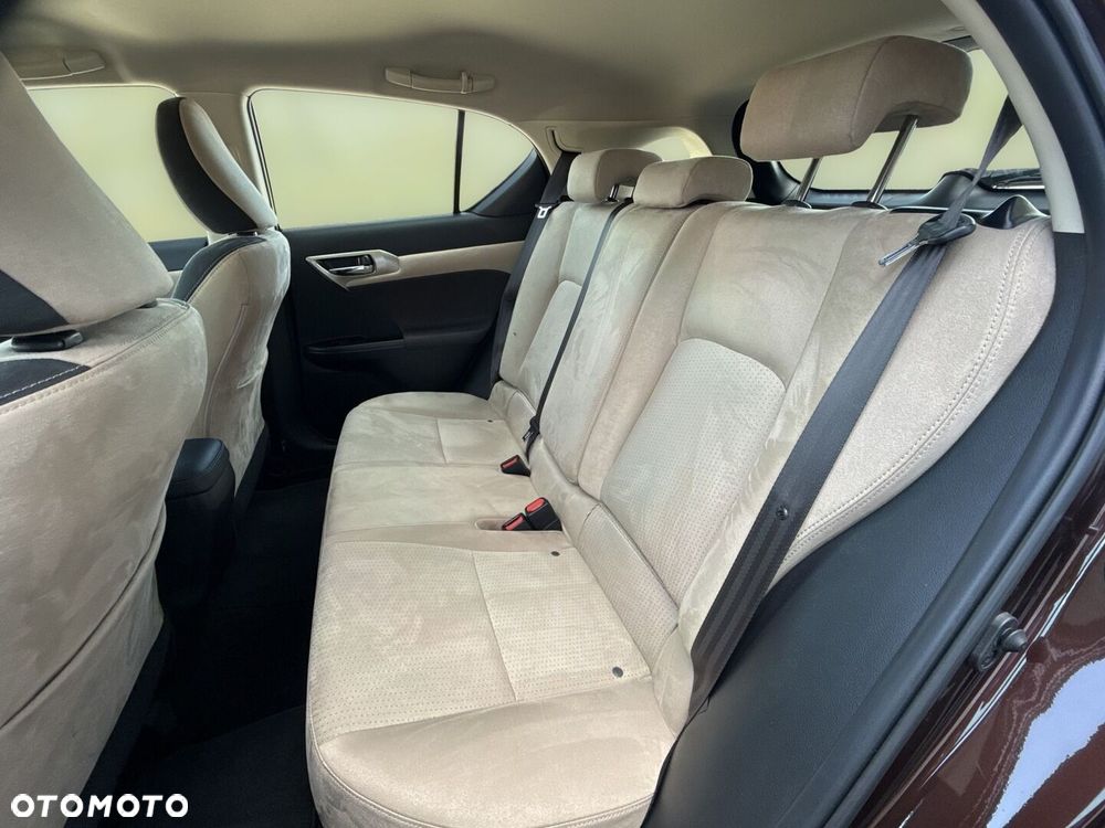Lexus CT 200h Elegance EU6 - 16