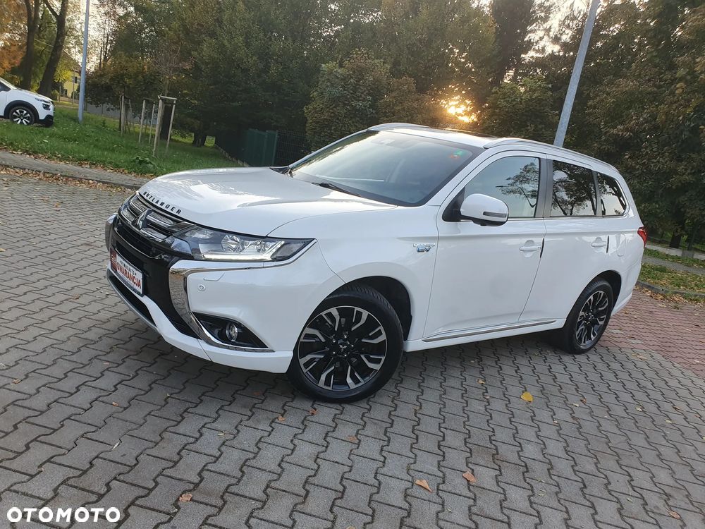 Mitsubishi Outlander 2.0 4WD Top - 28