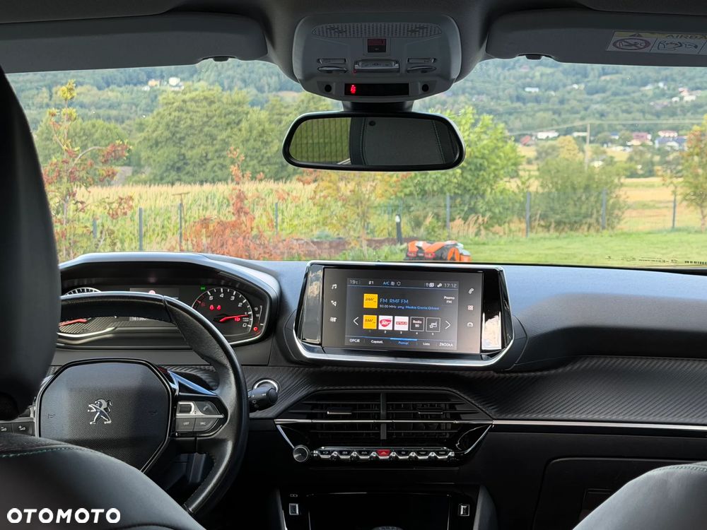 Peugeot 2008 1.2 PureTech Allure S&S - 11
