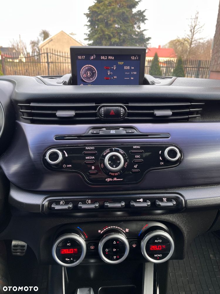 Alfa Romeo Giulietta 1.8 TBi 16V Quadrifoglio Verde - 9