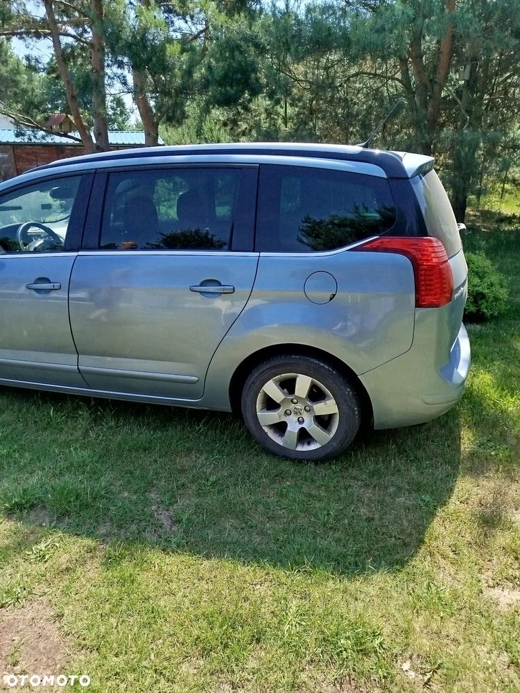 Peugeot 5008 - 9
