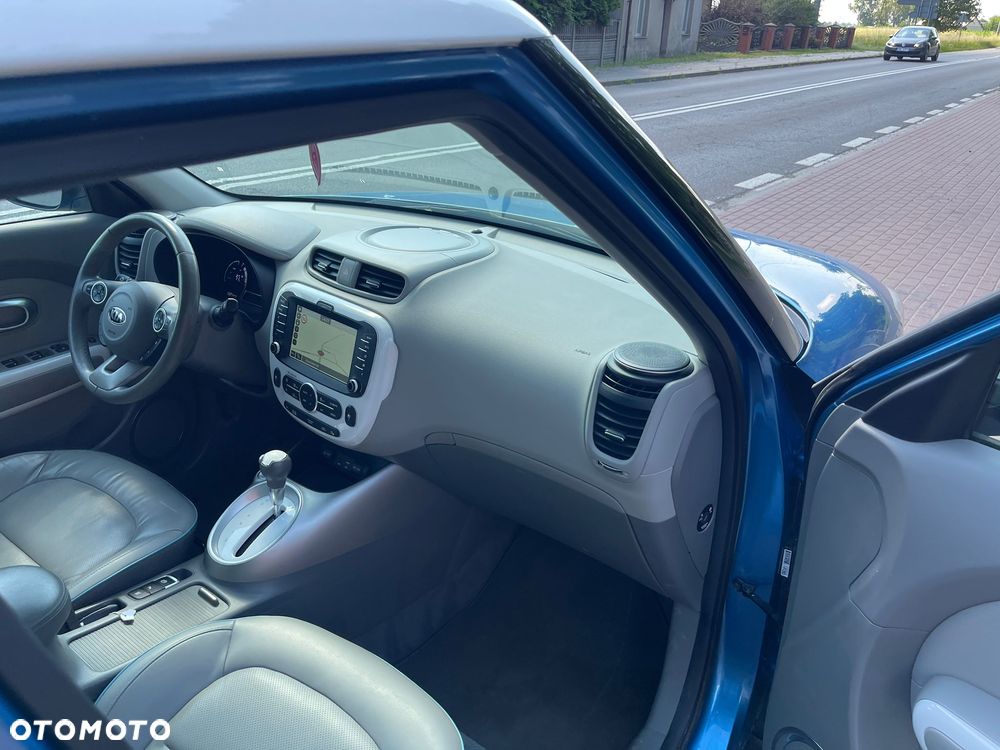 Kia Soul Plug - 10