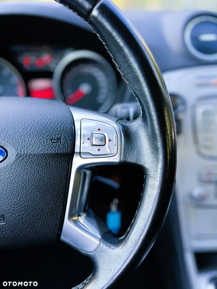 Ford Mondeo - 28
