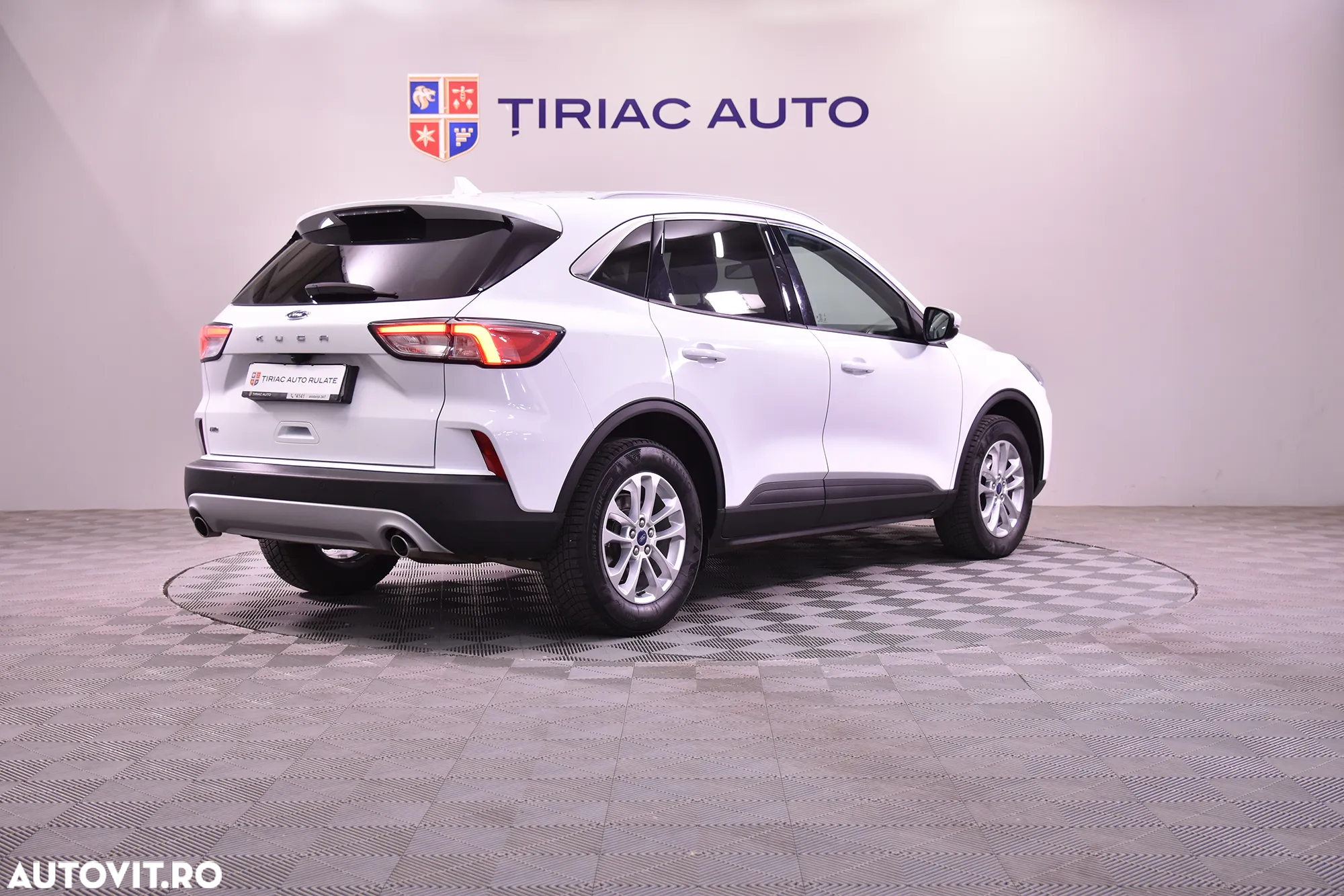Ford Kuga - 5