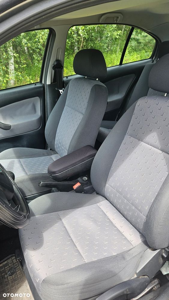Skoda Octavia 1.6 Tour - 16