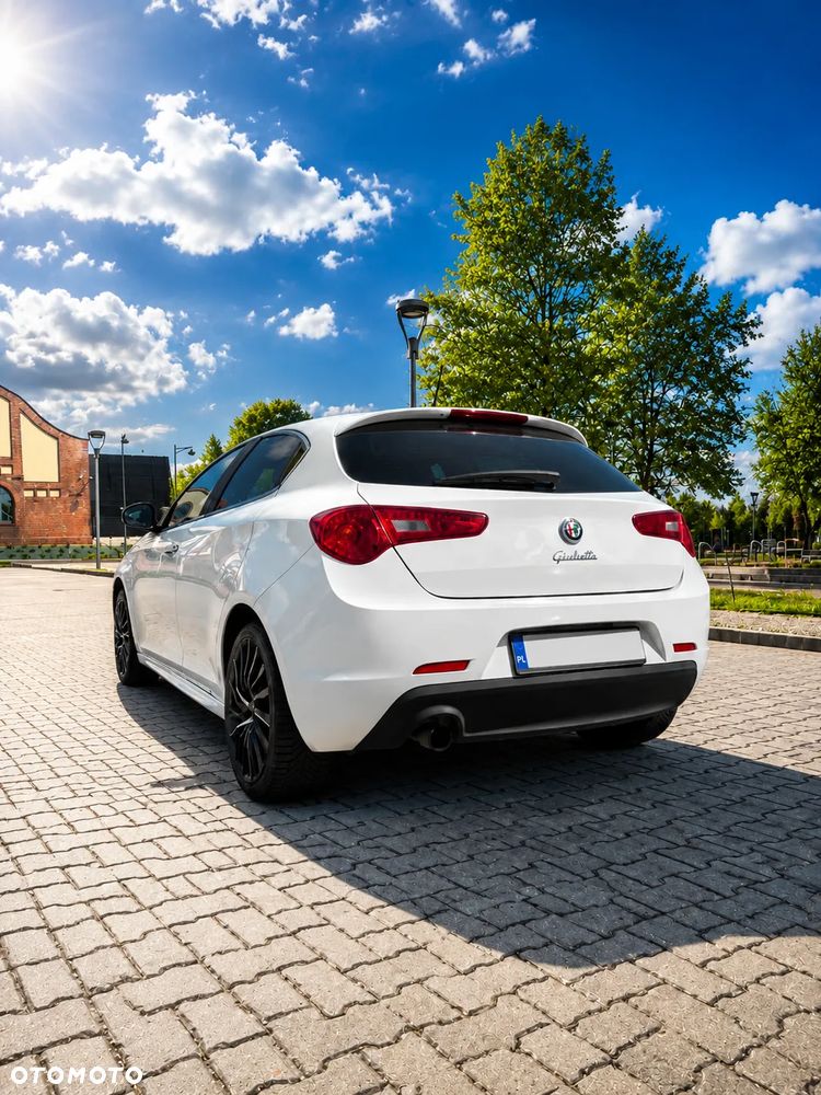 Alfa Romeo Giulietta - 2