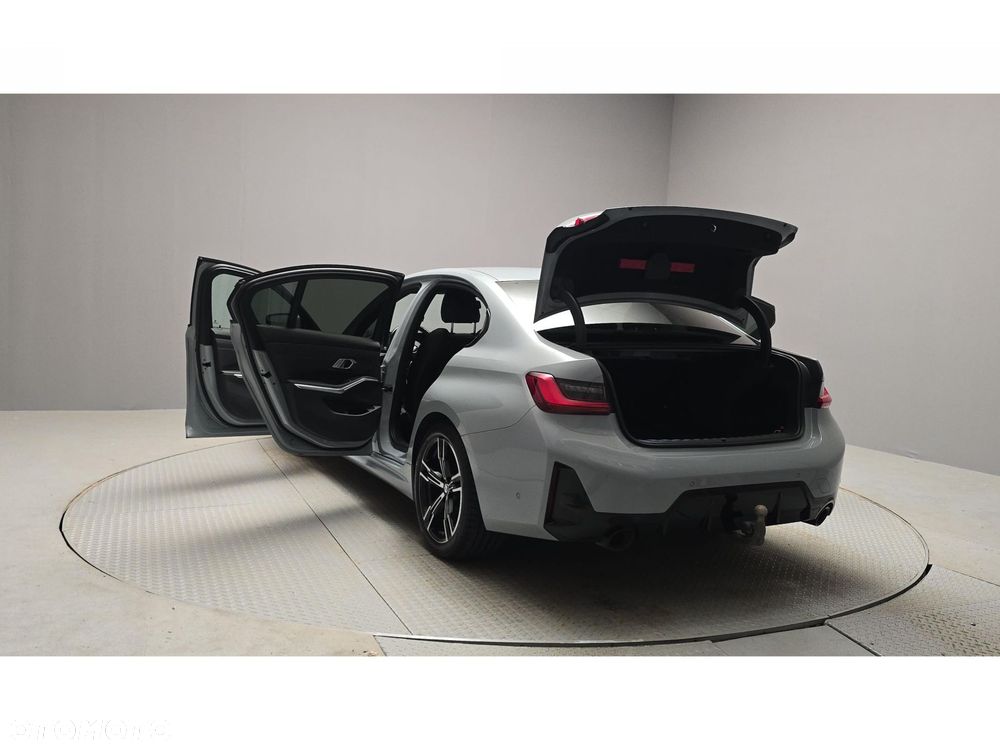 BMW Seria 3 320d xDrive mHEV M Sport - 11