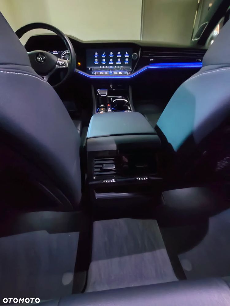 Volkswagen Touareg 3.0 V6 TDI SCR 4Mot R-Line - 16