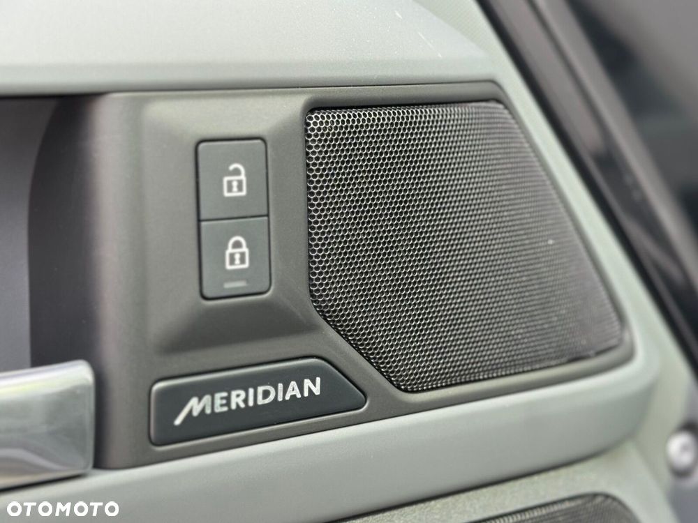 Land Rover Defender - 6