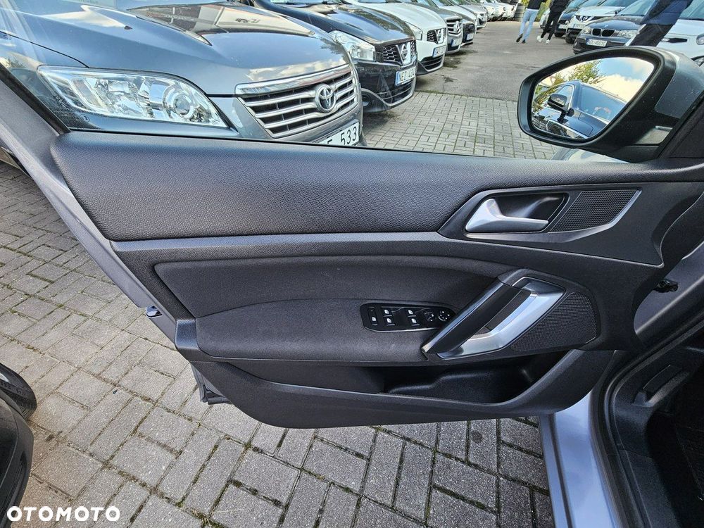 Peugeot 308 1.6 BlueHDi Allure S&S - 21