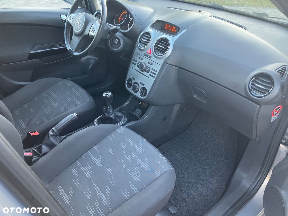 Opel Corsa 1.4 16V Active - 8