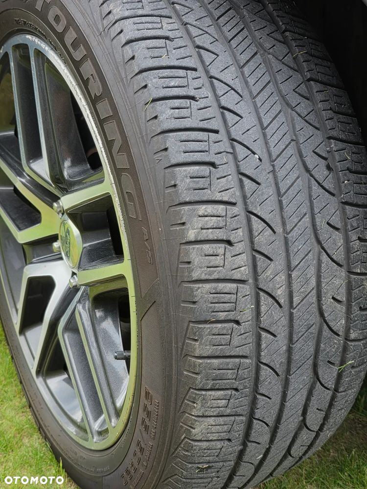 Ford Explorer - 18