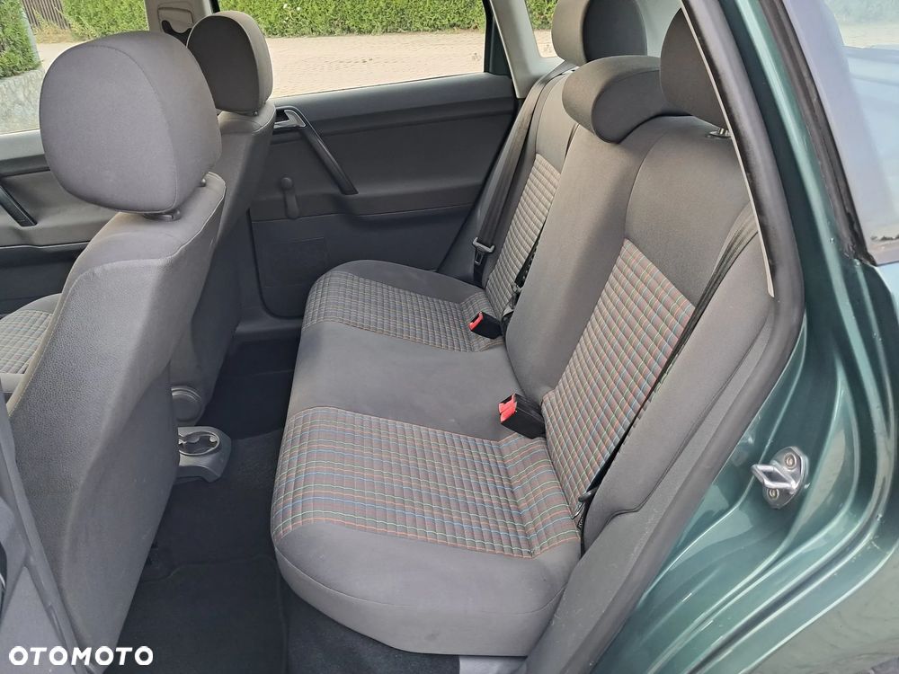 Volkswagen Polo 1.4 16V Comfortline - 17