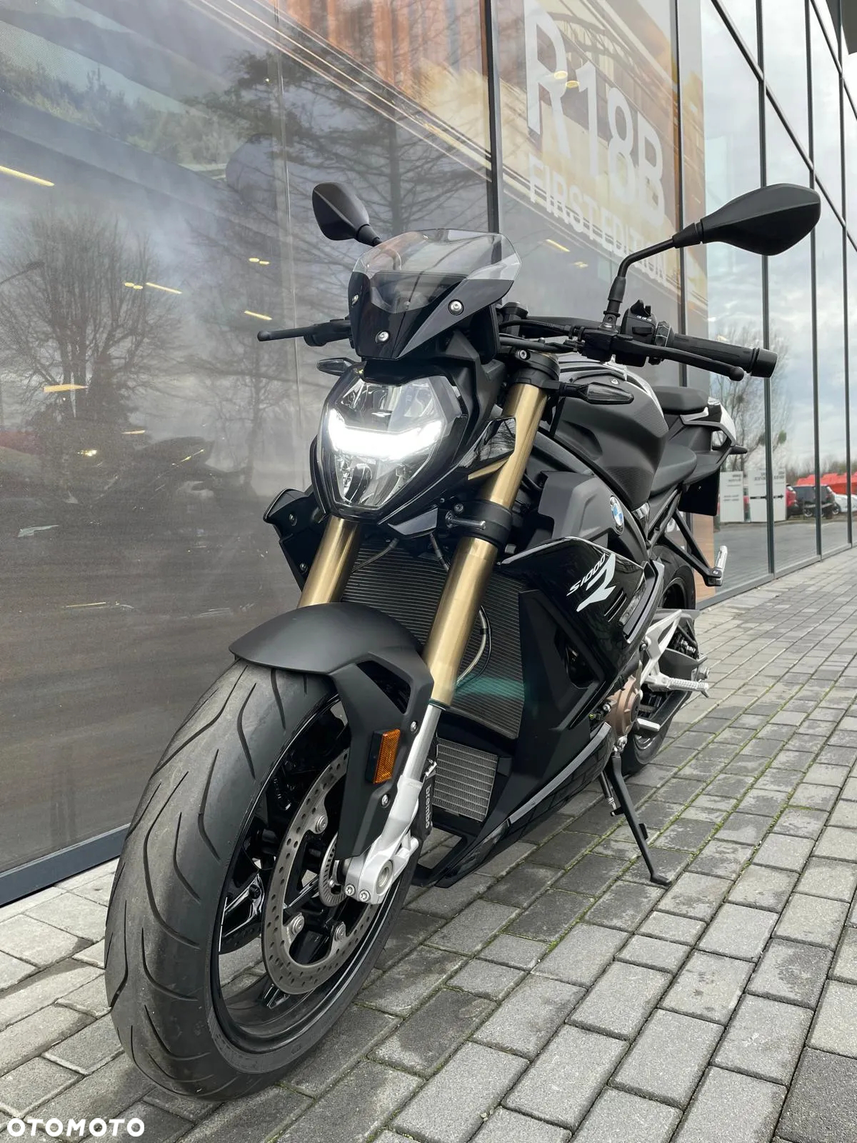 BMW S - 10
