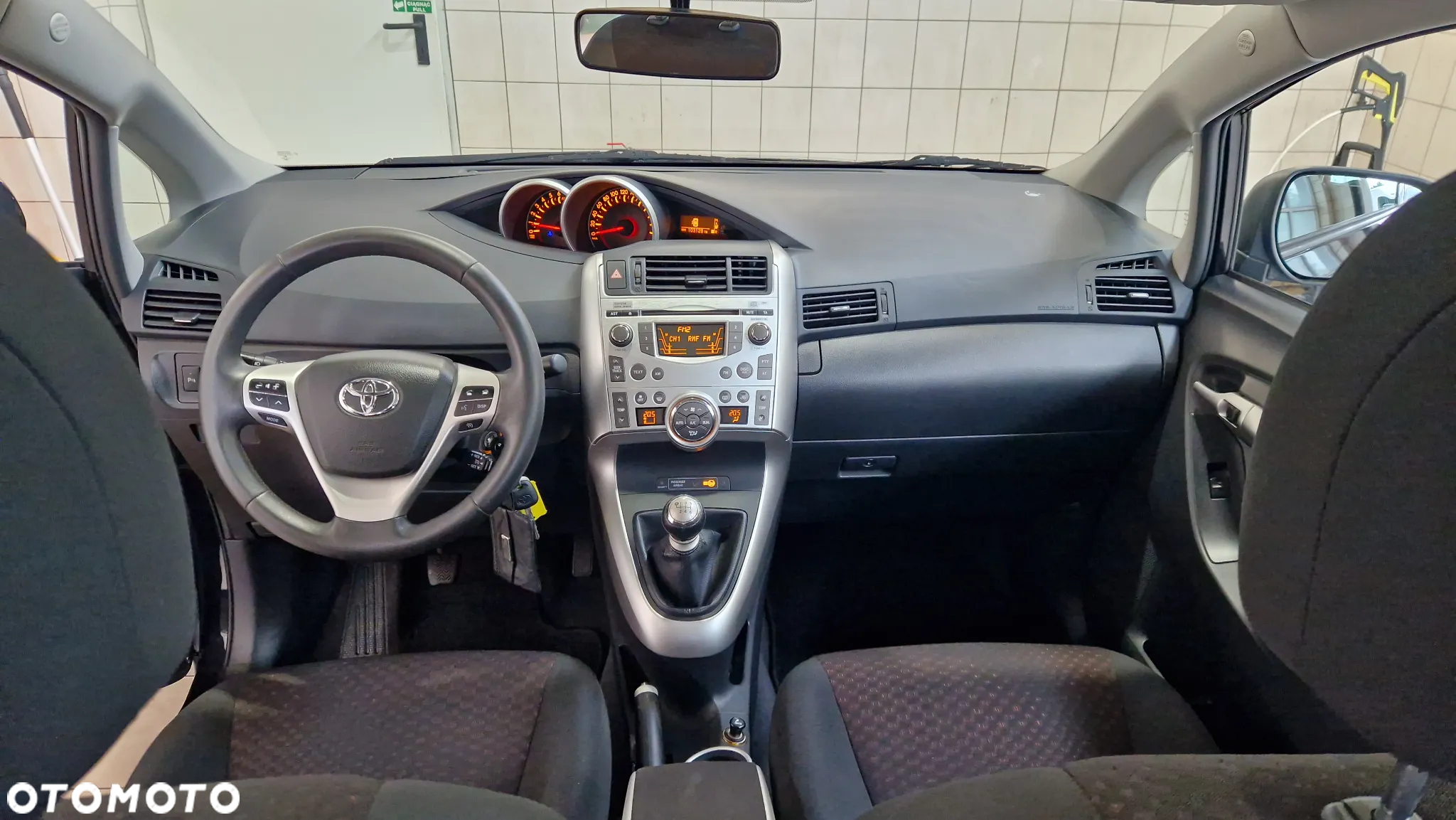 Toyota Verso 1.8 Premium EU5 - 14