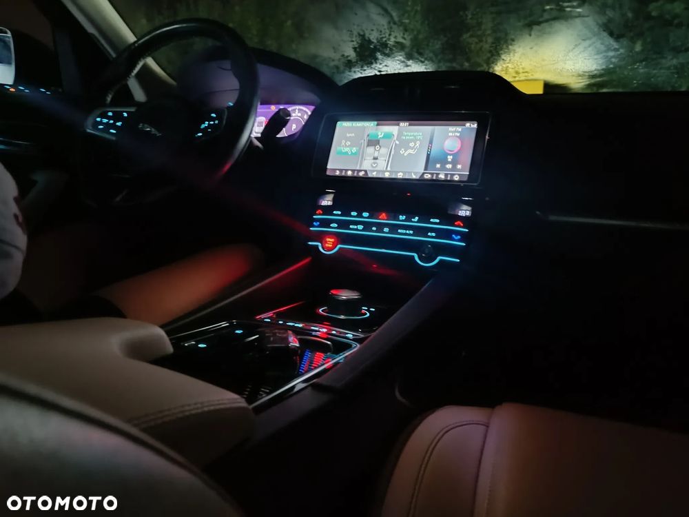 Jaguar F-Pace 2.0 i4D AWD Prestige - 16