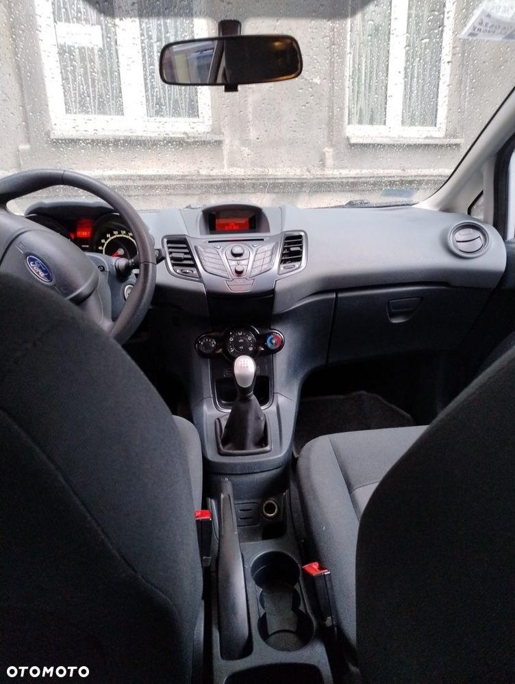 Ford Fiesta 1.25 Ambiente - 8