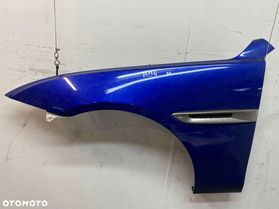 Jaguar XE x760 blotnik przedni lewy