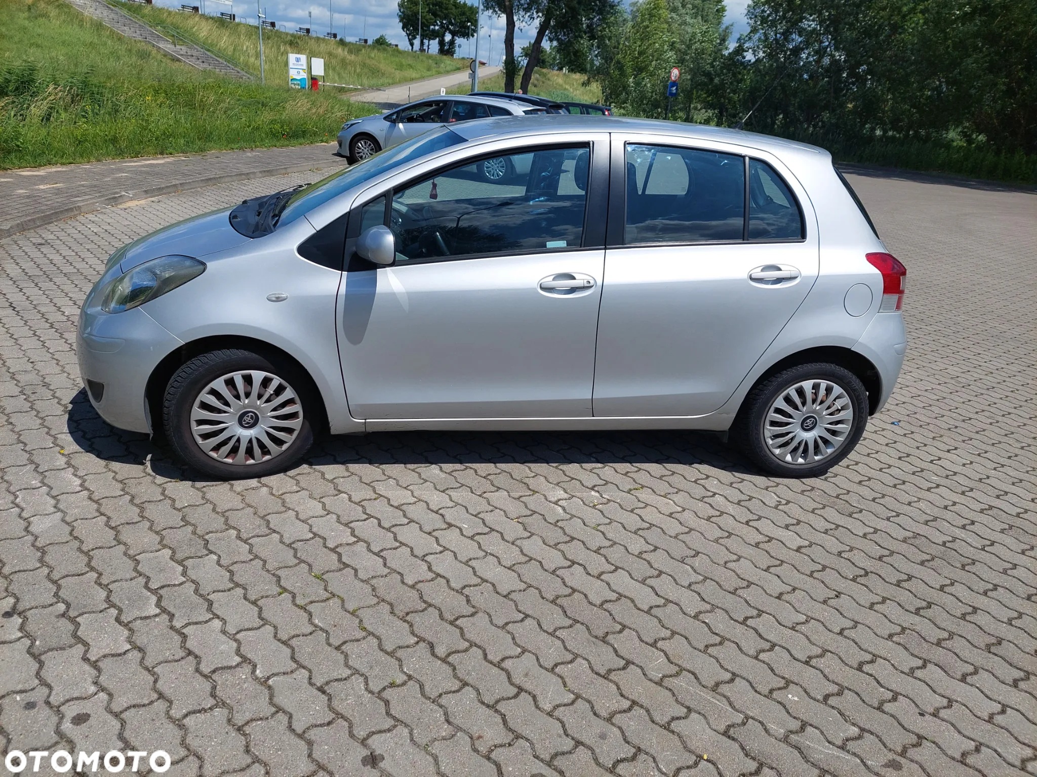 Toyota Yaris - 12