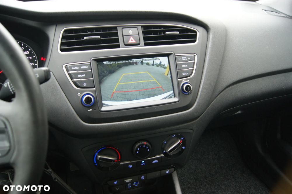 Hyundai i20 1.2 Passion - 10