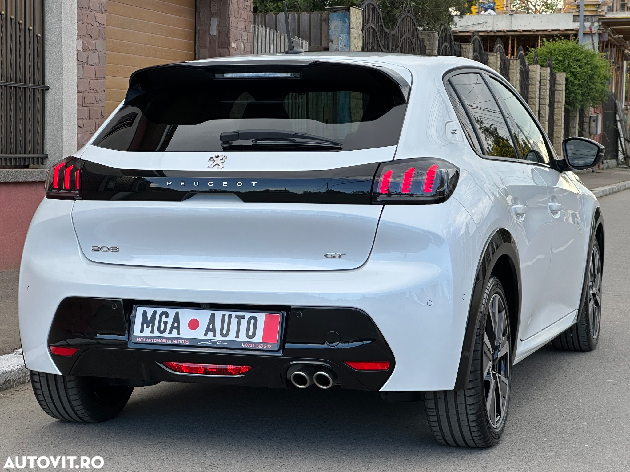 Peugeot 208 PureTech 130 EAT8 GT - 29