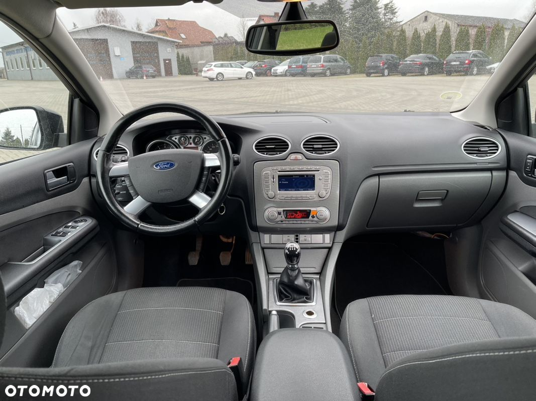 Ford Focus 1.8 FF Platinium X - 29