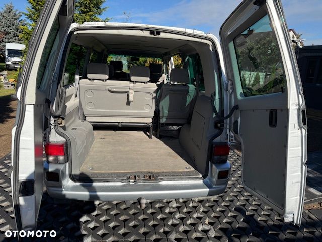 Volkswagen Caravelle Basis - 14