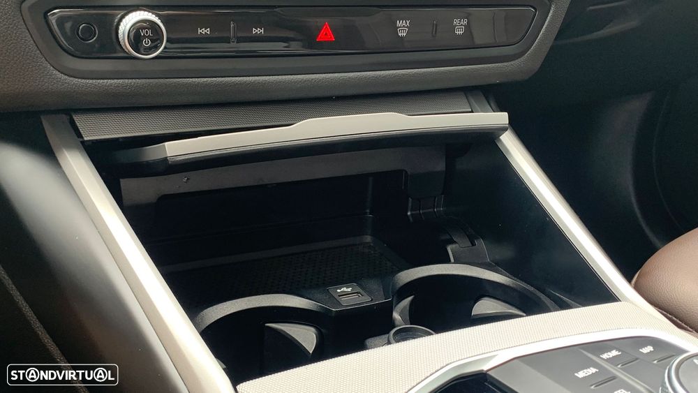 BMW 320 e Aut. Advantage - 29