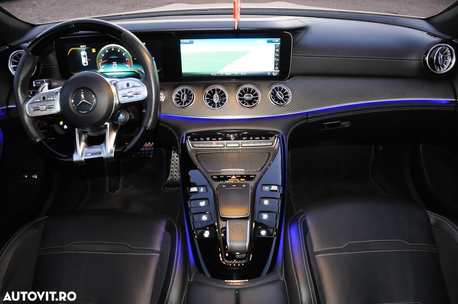 Mercedes-Benz AMG - 33