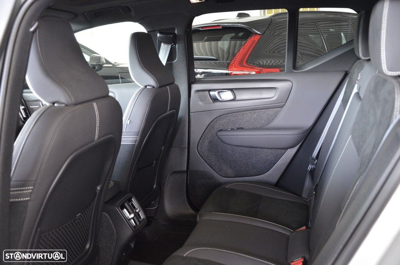 Volvo XC 40 1.5 T2 Plus Dark Auto - 12