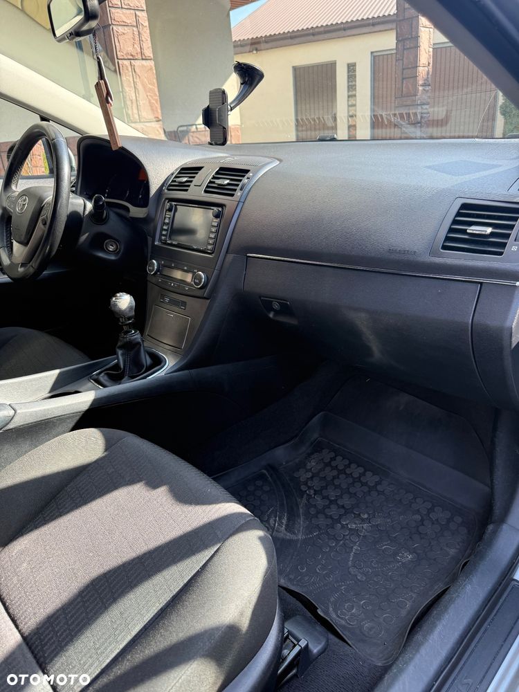 Toyota Avensis 2.0 D-4D Sol+NAVI - 13