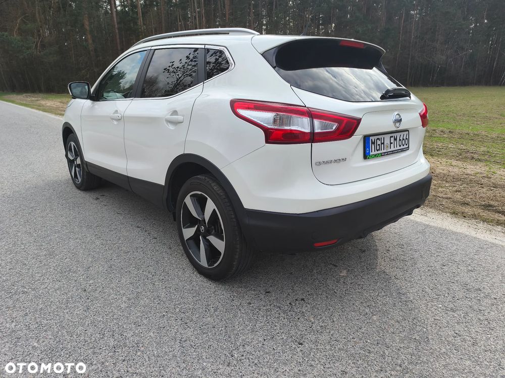 Nissan Qashqai 1.2 DIG-T 360 - 2