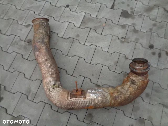 Kolanko tłumika Valtra T254 Versu - 1