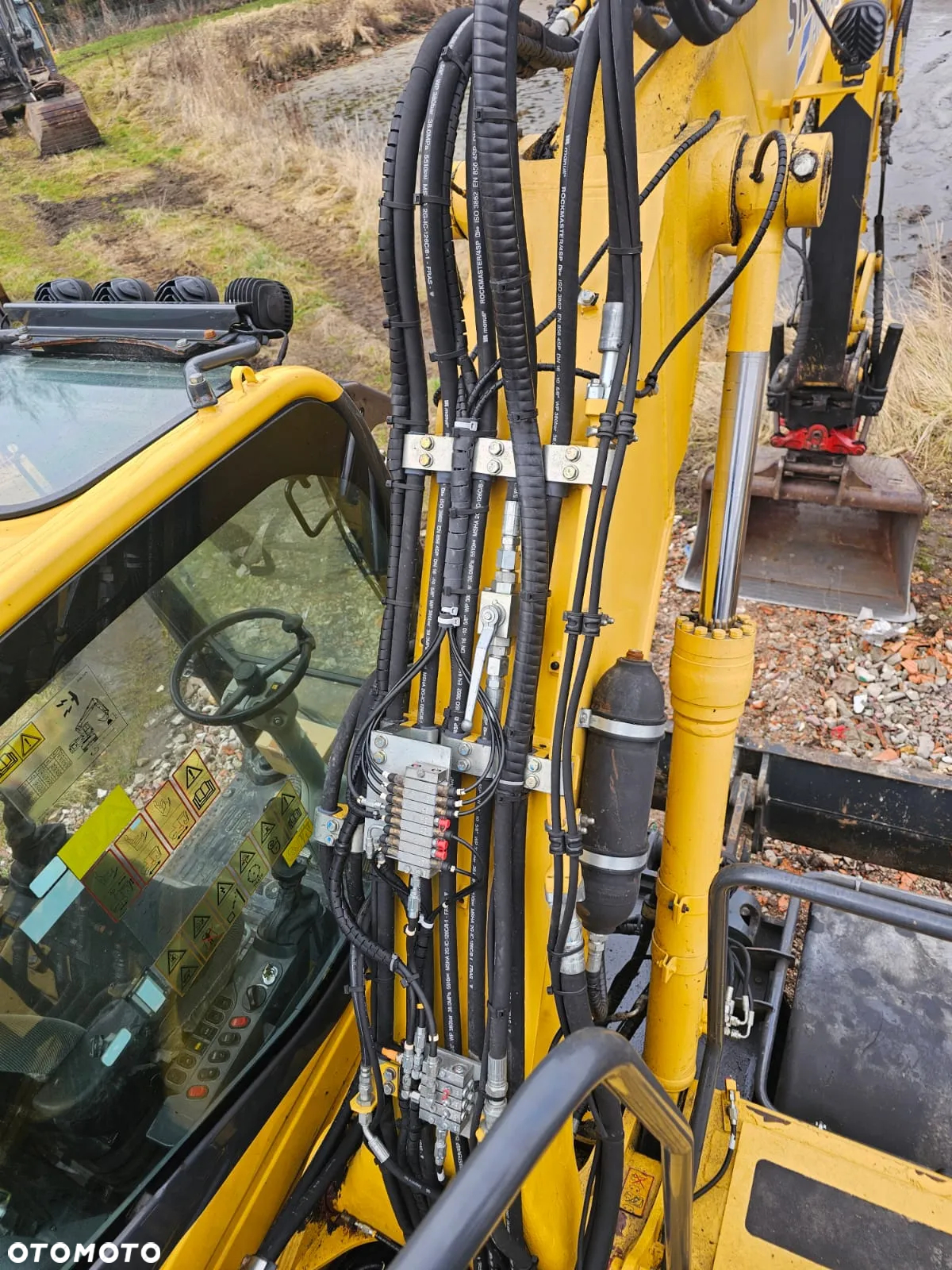 Komatsu PW148-8 - 19