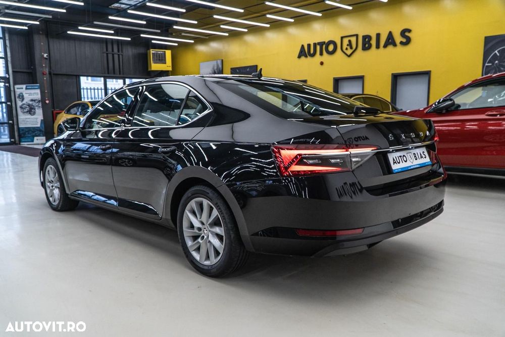 Skoda Superb 2.0 TDI DSG Style - 6