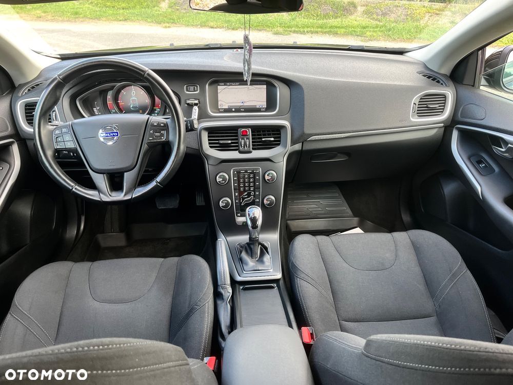 Volvo V40 Cross Country - 19