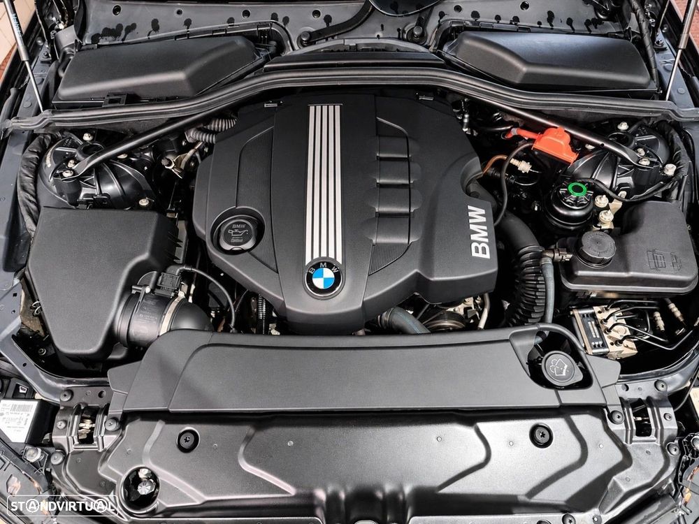 BMW 520 dA Executive - 31