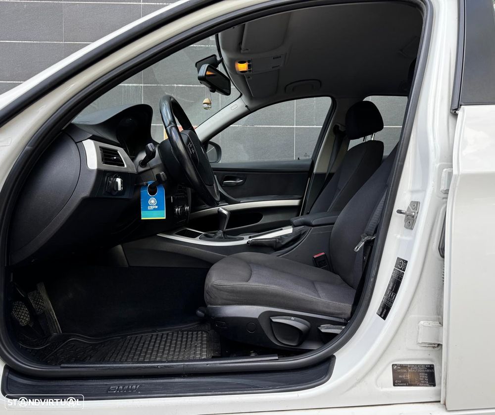 BMW 318 d LifeStyle - 7