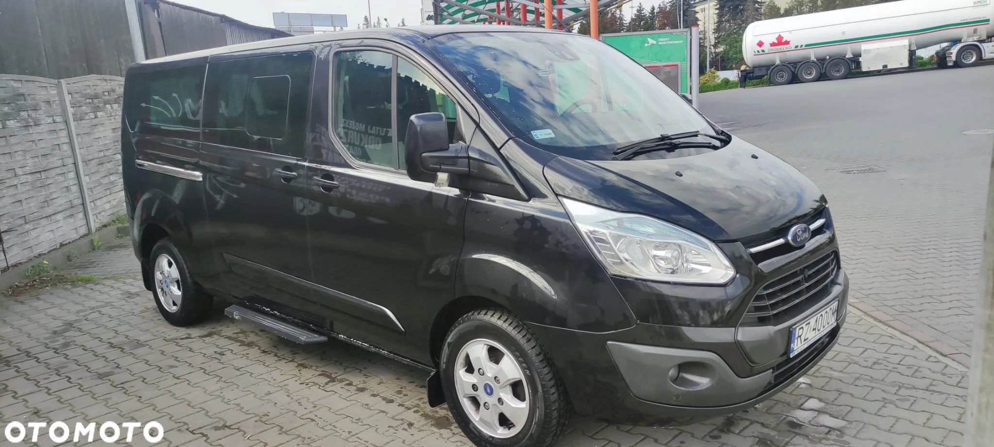 Ford Tourneo Custom - 1