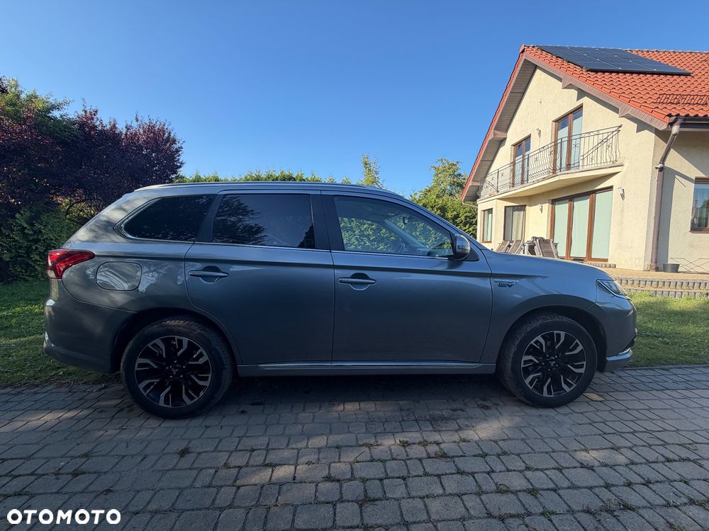 Mitsubishi Outlander Intense + - 27