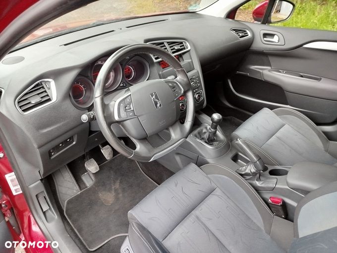 Citroën C4 VTi 120 90 Jahre - 7