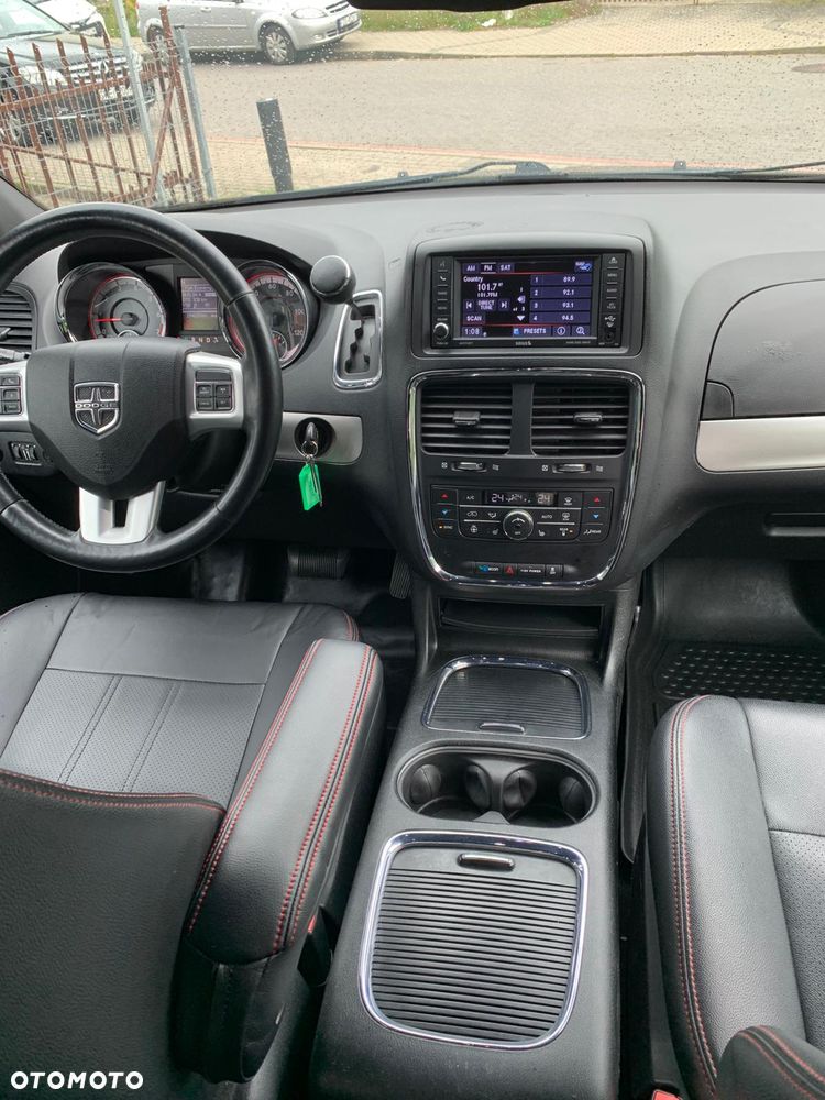 Dodge Grand Caravan 3.6 R/T - 8