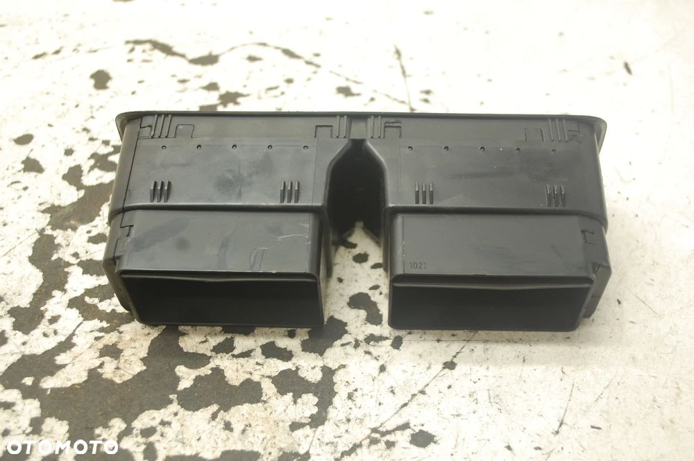 KRATKA NAWIEWU ŚRODKOWA 8L0820951 AUDI A3 8L SEAT TOLEDO II LEON I - 6