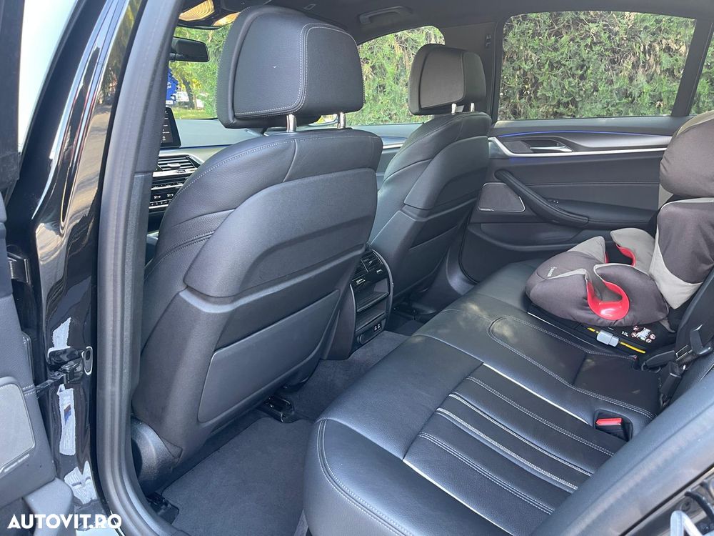 BMW Seria 5 530i AT MHEV - 18