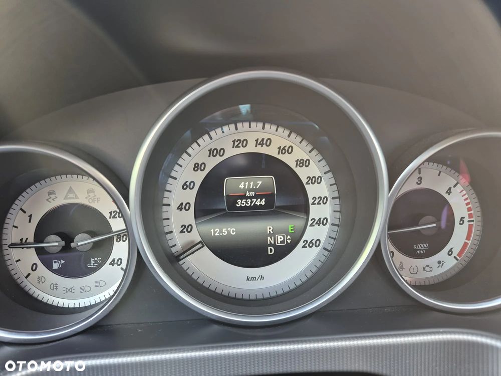 Mercedes-Benz Klasa E 220 T CDI 7G-TRONIC Avantgarde - 9