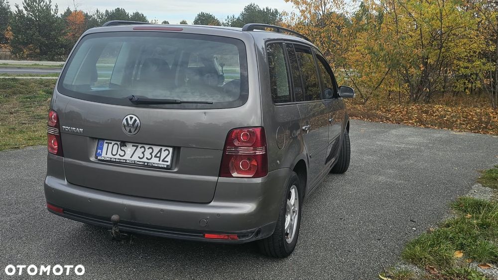 Volkswagen Touran - 3